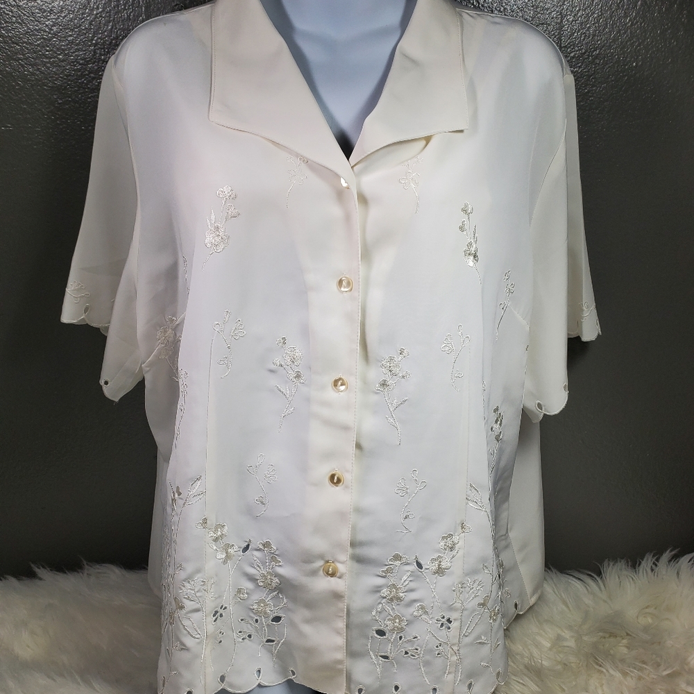 Joanna women's blouse embroidery size XLG